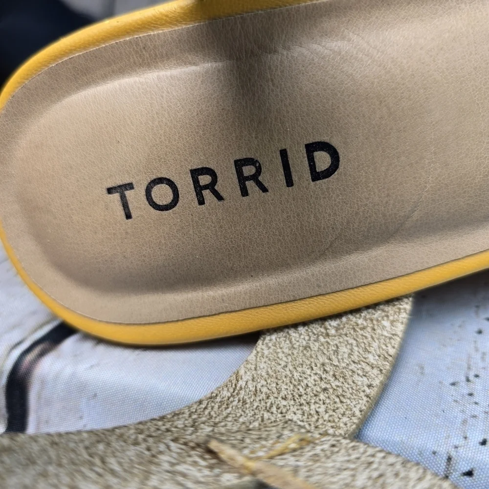 TORRID MUSTARD YELLOW WEDGES SANDALS LEATHER STRAPS WOMENS SIZE 8